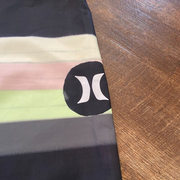 Hurley Salt Creek Boardshorts - Size 29 - Picture 5 of 8